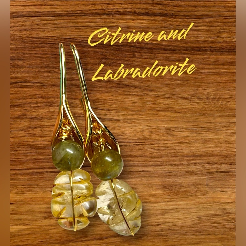 💋🎀genuine carved citrine and labradorite earrings with tulip wires-NWT